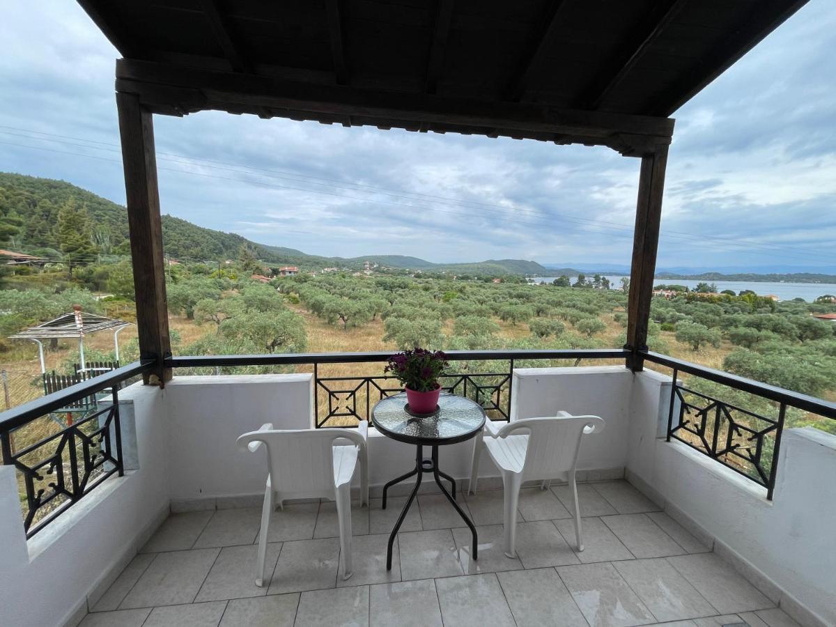 Balconaki Apartments In Vourvourou Bagian luar foto